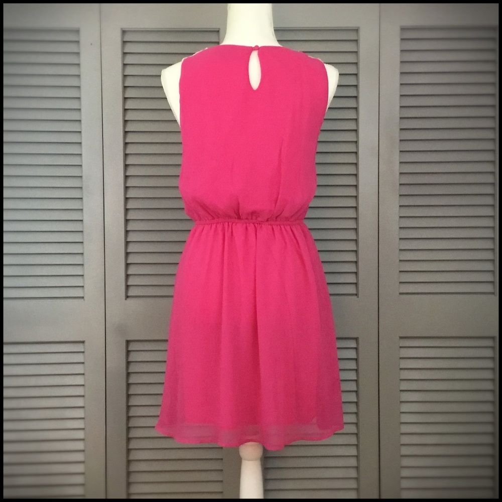 Velzera Sleeveless Pink Chiffon Dress - Picture 5 of 7